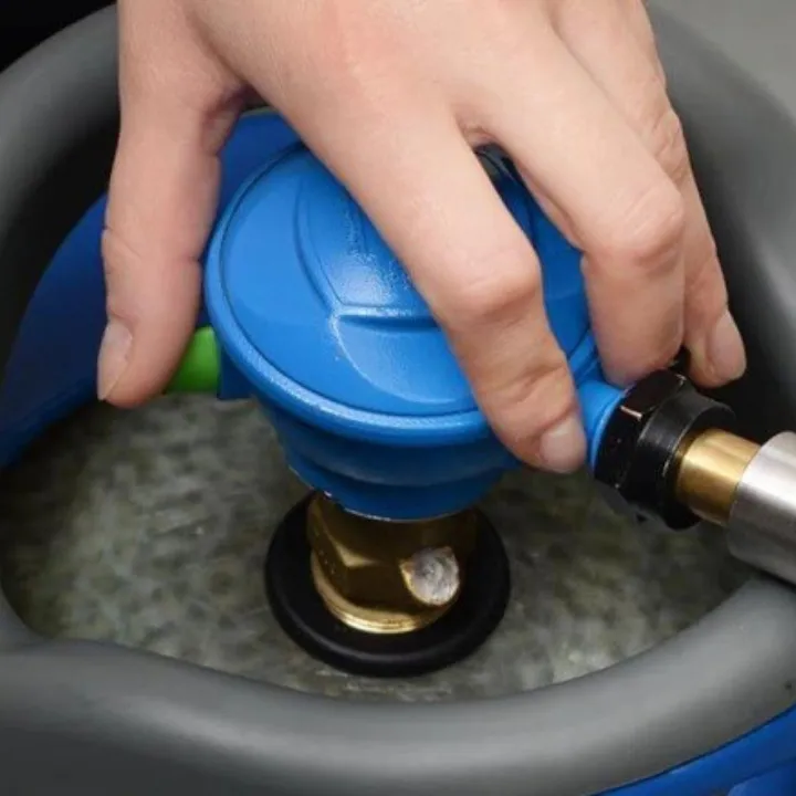 Petits Travaux Utiles - Changement de bouteille de gaz Petits Travaux Utiles - Changement de bouteille de gaz