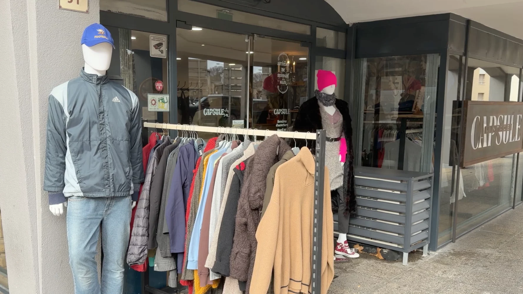 boutique capsule vintage