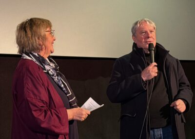 le realisateur claude baque est avec la presidente sylvie marchal de lassociation zou vai